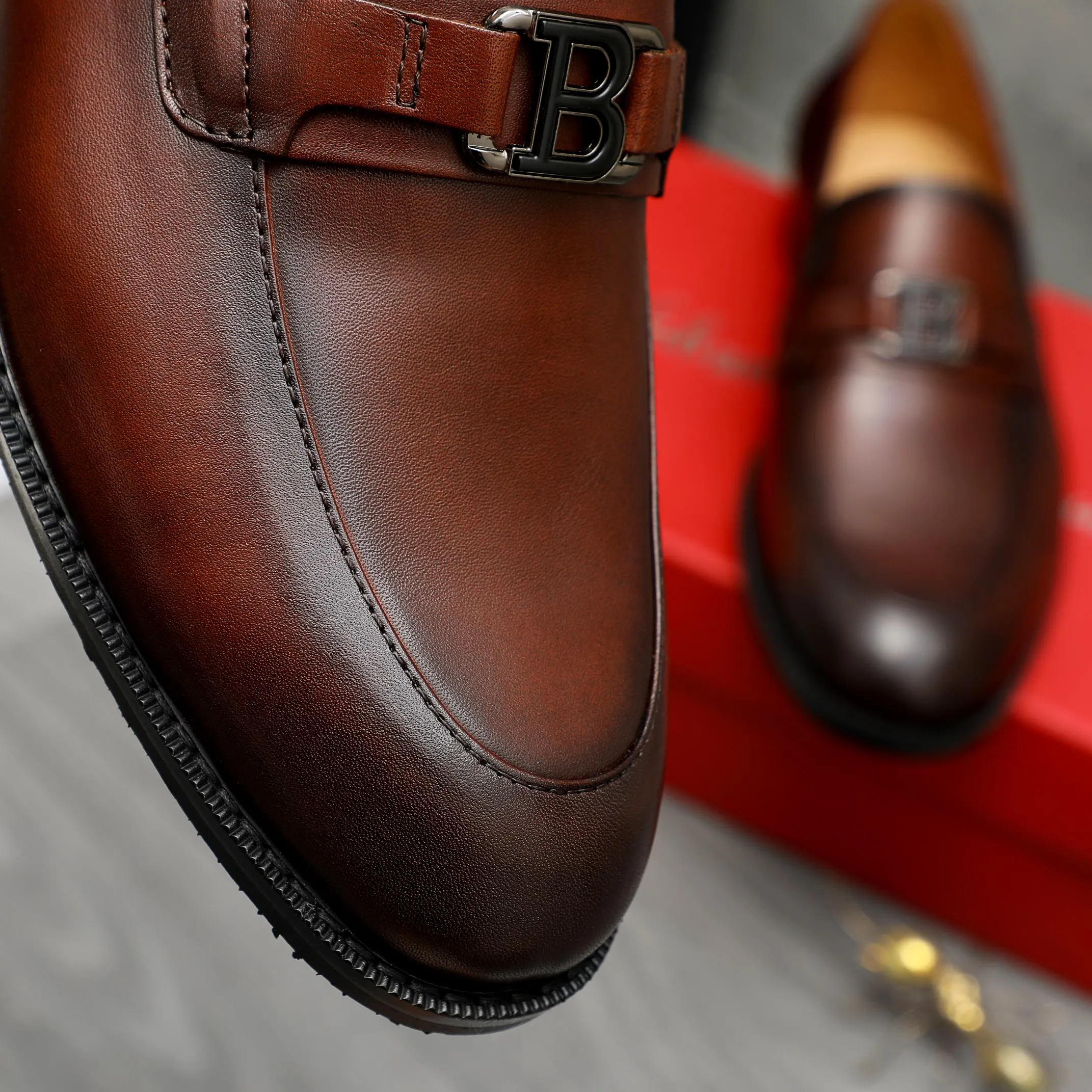 Men's shoes 💰540 Product trademark: Ferragamo "Ferragamo" business casual slip-on leather shoes Regular size: 39-45 (45. Customized, non-returnable) Product materials: Selected color-brushed cowhide upper, cowhide lining, original outsole